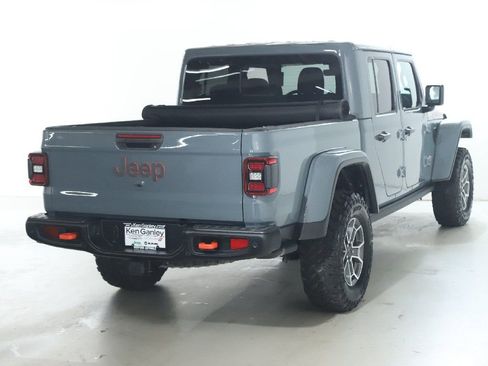 Used 2025 Jeep Gladiator Mojave AWD/4WD image 44