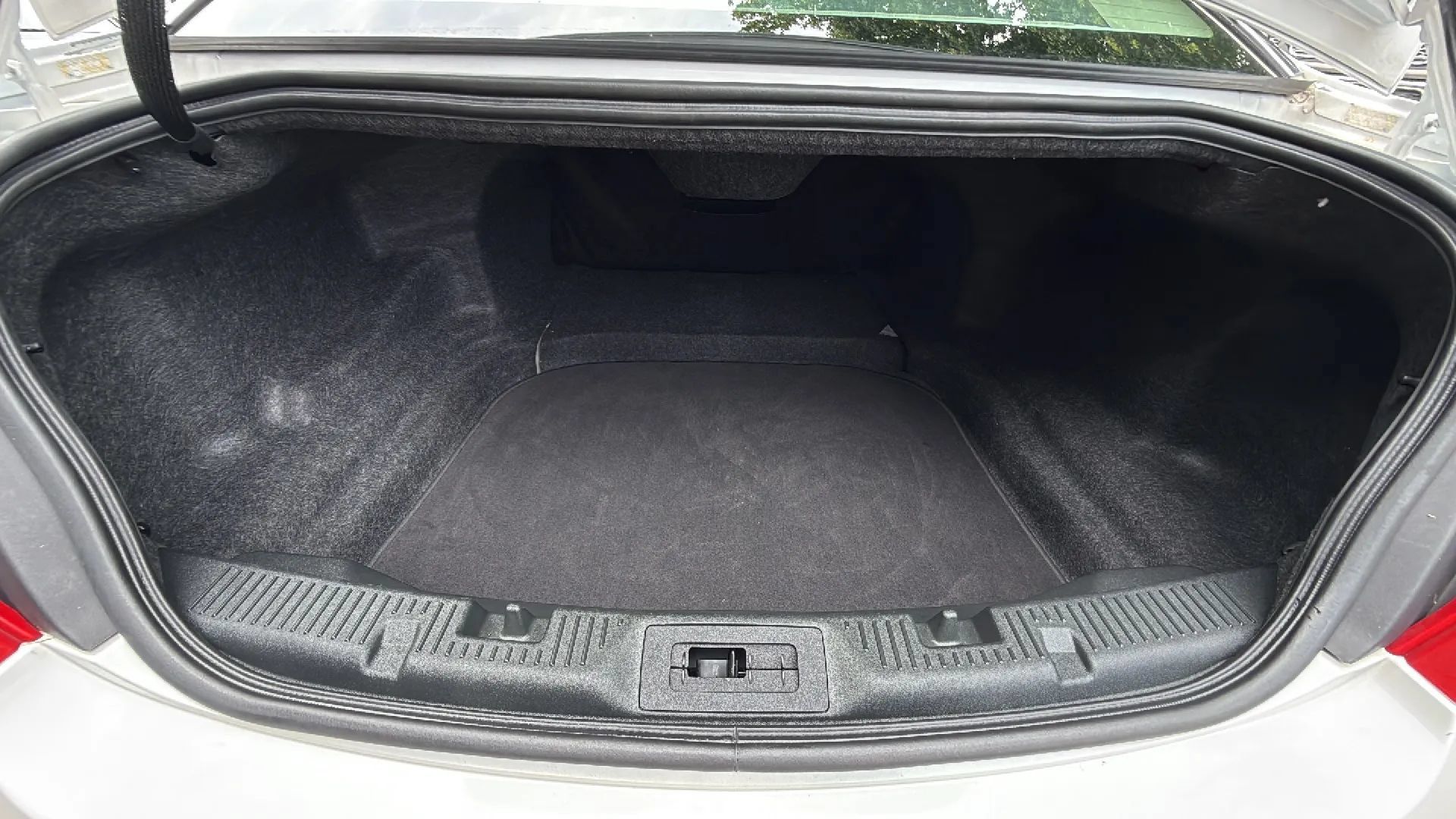 Used 2014 Lincoln MKS AWD w/ Equipment Group 101A image 41