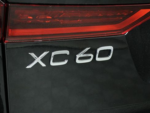 New 2026 Volvo XC60 B5 Core image 16