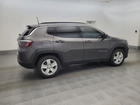 Used 2022 Jeep Compass Latitude image 10