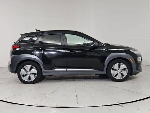 Used 2021 Hyundai Kona Limited w/ Cargo Package FWD image 7