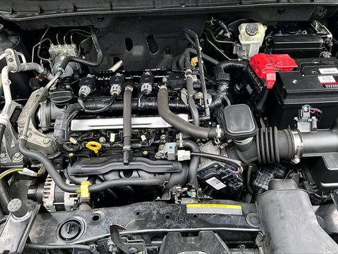 Used 2018 Nissan Kicks SR w/ Exterior Package image 26