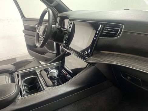 Used 2022 Jeep Wagoneer Series II w/ Premium Group I image 31