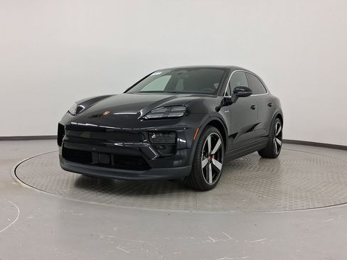 Used 2025 Porsche Macan 4S Electric AWD/4WD image 1