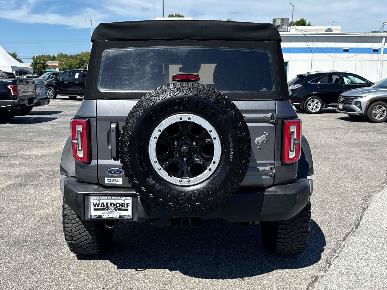 Used 2023 Ford Bronco Outer Banks w/ Sasquatch Package AWD/4WD image 3