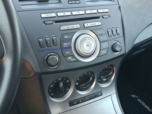 Used 2010 MAZDA MAZDA3 i Sport FWD image 16