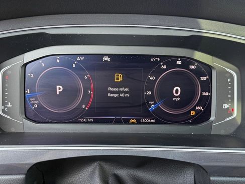 Used 2020 Volkswagen Tiguan SEL w/ Tiguan Three-Row MDO Package image 18