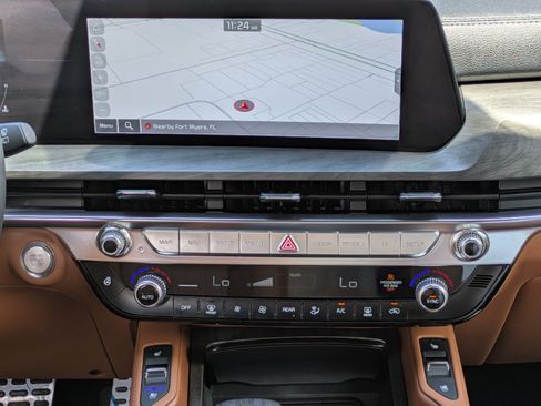 Certified 2024 Kia Telluride SX X-Line AWD/4WD image 17