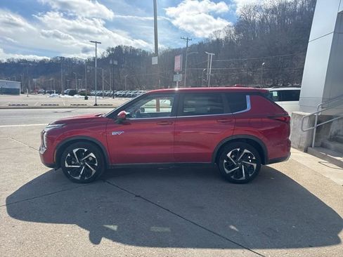 Used 2023 Mitsubishi Outlander SE image 4