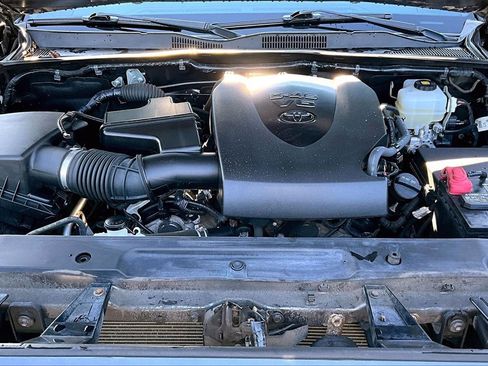 Used 2019 Toyota Tacoma TRD Off-Road image 28