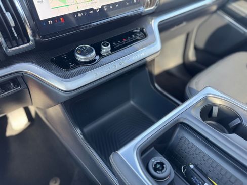 New 2025 Ford Expedition Platinum w/ Stealth Performance Package image 44