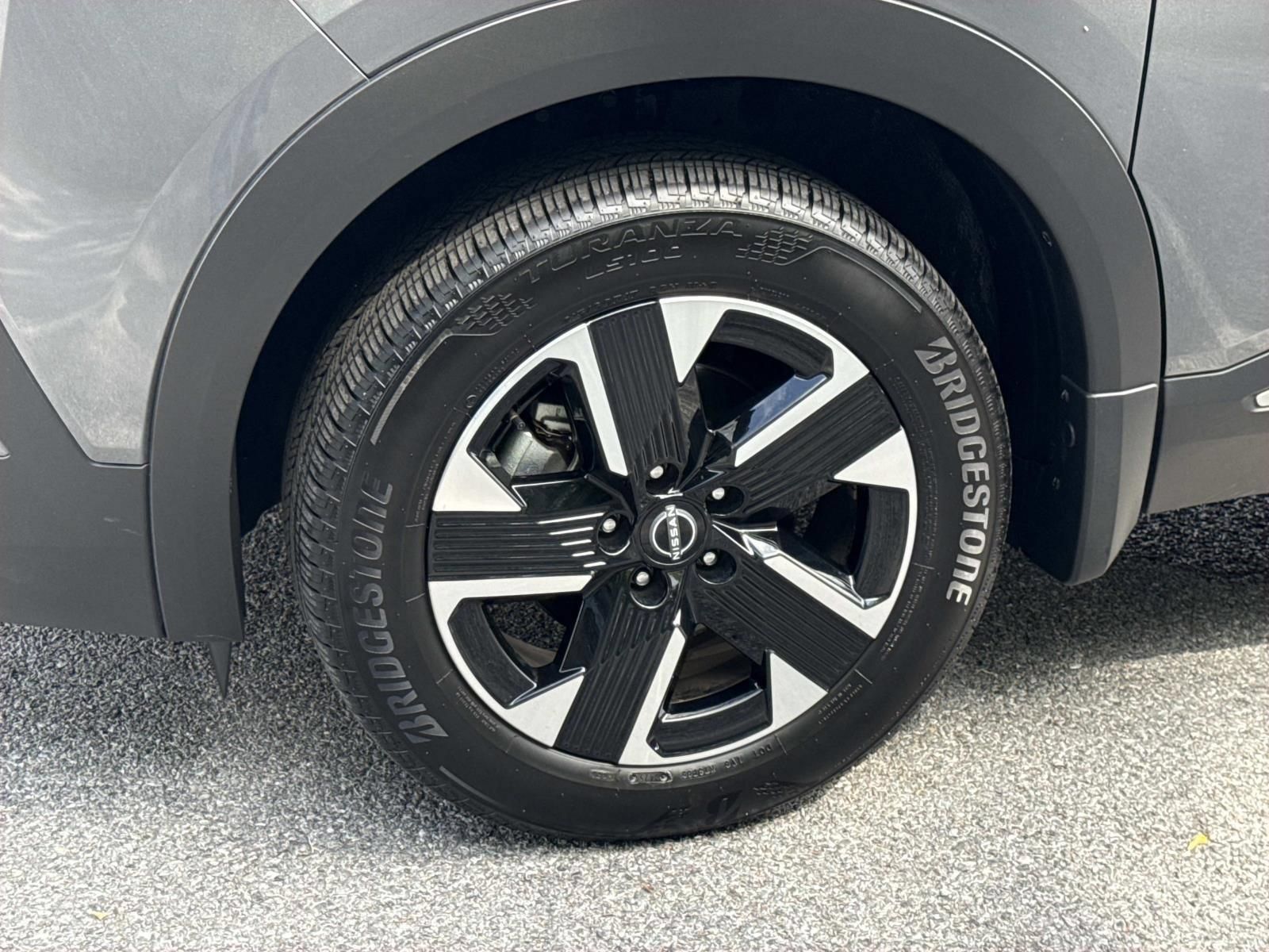 Certified 2026 Nissan Kicks SV w/ SV Premium Package AWD/4WD image 7