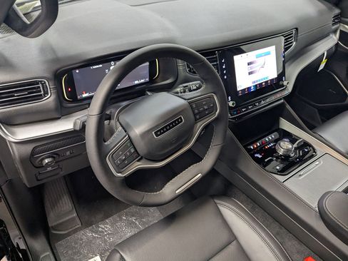 New 2025 Jeep Wagoneer Series II image 10