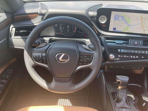 Used 2023 Lexus ES 250 w/ Premium Package AWD/4WD image 12