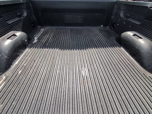 Used 2019 Chevrolet Silverado 1500 LT RWD image 31