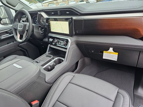 New 2024 GMC Sierra 2500 Denali w/ Denali Reserve Package image 11