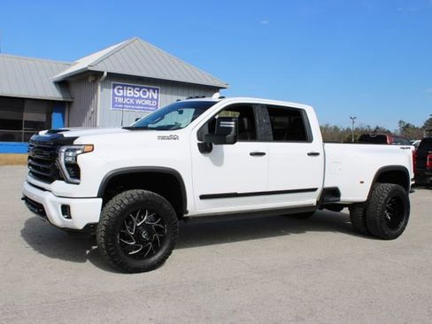 Used 2024 Chevrolet Silverado 3500 High Country w/ High Country Premium Package image 5