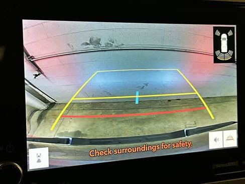 Used 2022 Toyota Tundra SR5 w/ SR5 Convenience Package AWD/4WD image 12