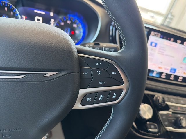New 2027 Chrysler Pacifica Select FWD image 20