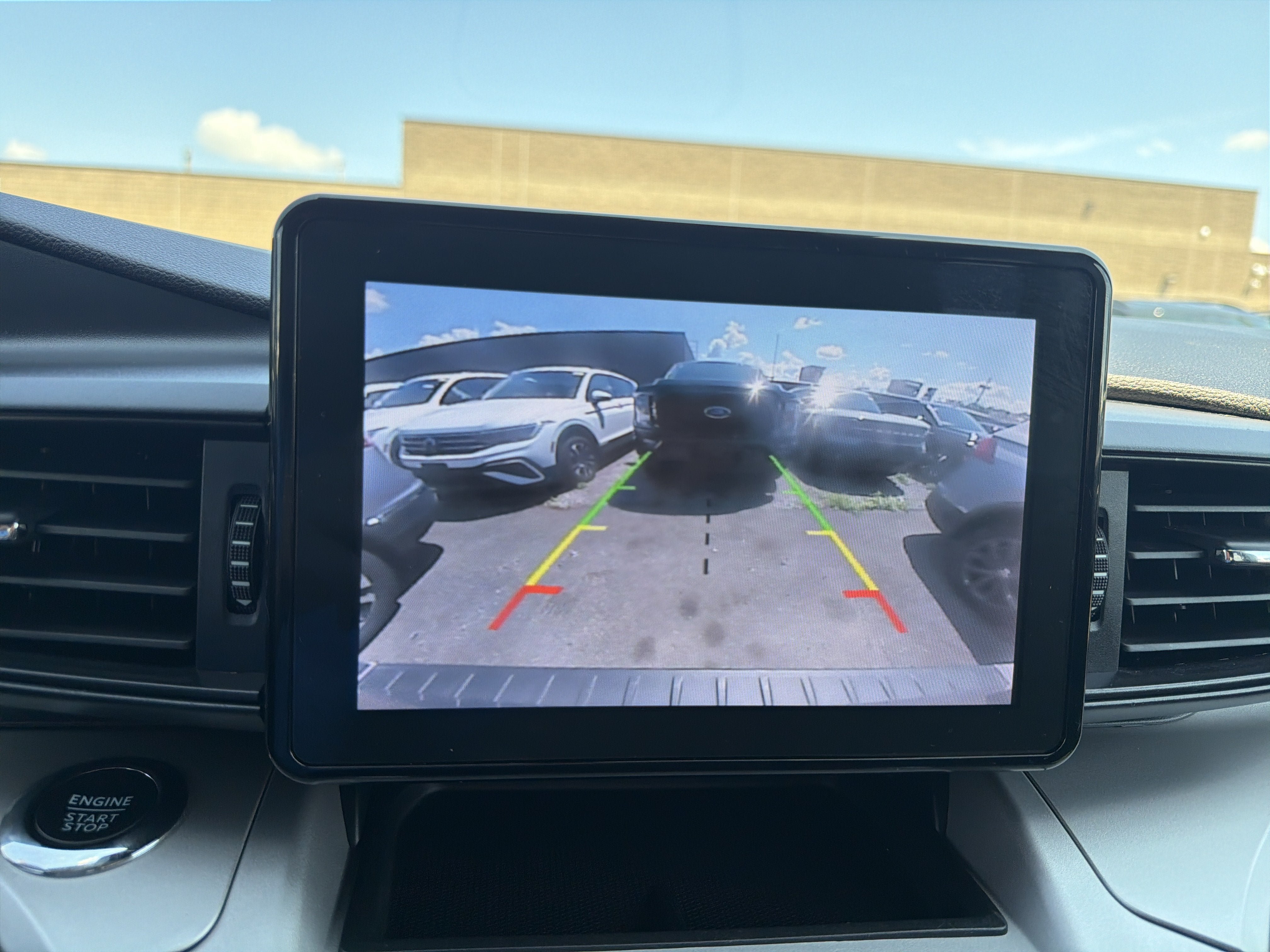 Used 2023 Ford Explorer XLT w/ Class IV Trailer Tow Package AWD/4WD image 19