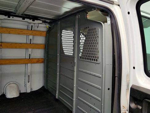 Used 2018 Chevrolet Express 2500 w/ Driver Convenience Package RWD image 26