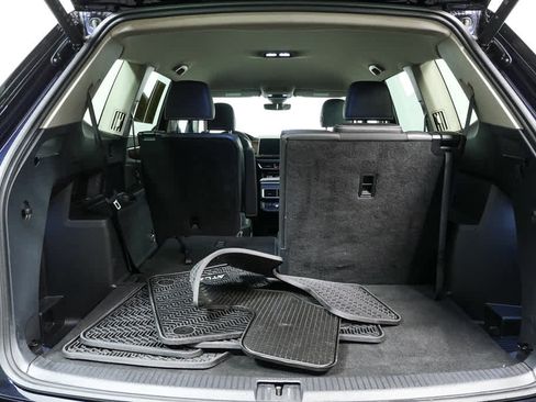 Certified 2025 Volkswagen Atlas SE image 30