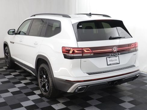New 2026 Volkswagen Atlas Peak Edition image 17