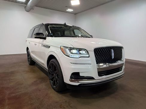Used 2024 Lincoln Navigator Black Label AWD/4WD image 29