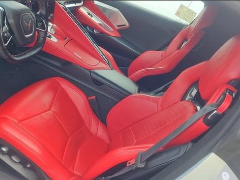 Used 2021 Chevrolet Corvette Stingray Preferred Cpe w/ Z51 Performance Package RWD image 2