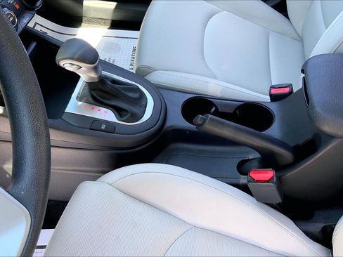 Used 2023 Kia Forte LXS w/ LXS Technology Package FWD image 18