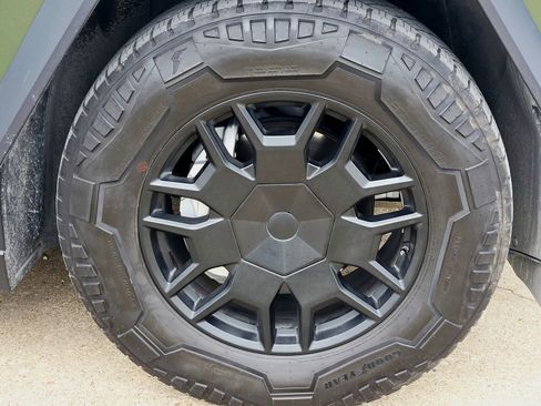 Used 2024 Tesla Cybertruck Cyberbeast AWD/4WD image 7