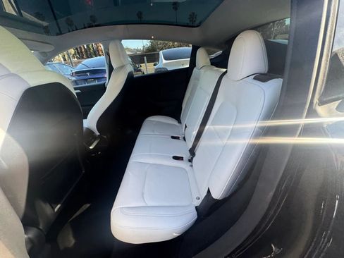Used 2024 Tesla Model Y Long Range AWD/4WD image 12