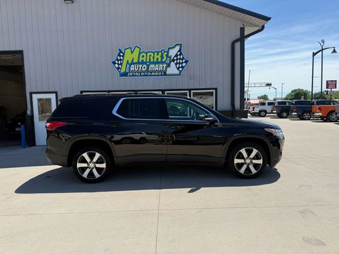 Used 2020 Chevrolet Traverse LT w/ LT Premium Package AWD/4WD image 7