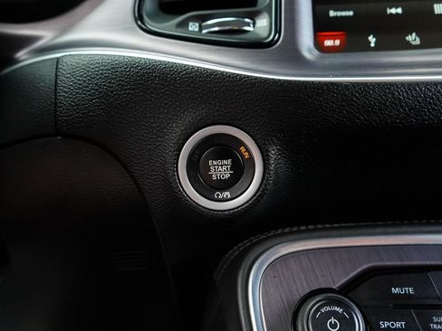 Used 2018 Dodge Challenger R/T Scat Pack RWD image 27