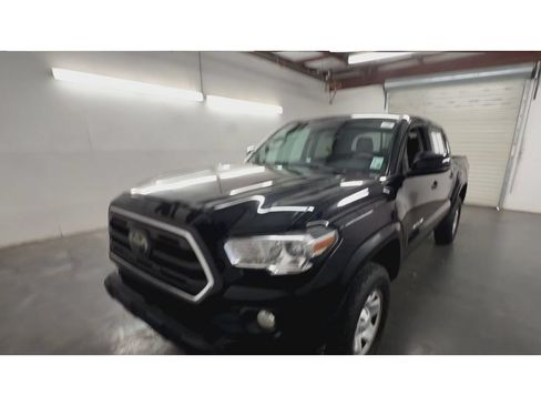 Used 2019 Toyota Tacoma SR5 RWD image 4