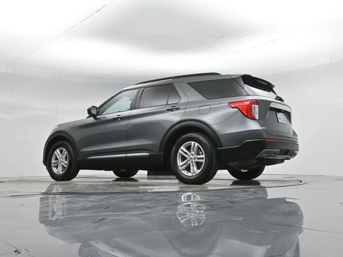 Certified 2021 Ford Explorer XLT image 52