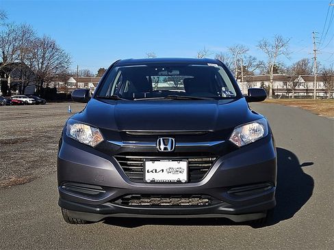 Used 2017 Honda HR-V LX image 2