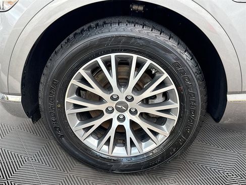 Used 2024 Genesis GV80 2.5T image 33