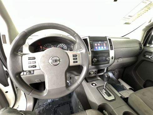 Certified 2021 Nissan Frontier SV image 11