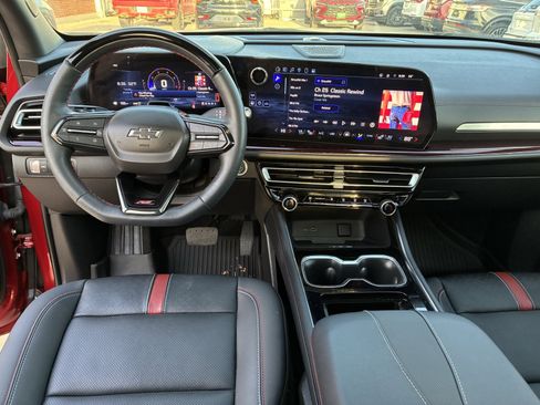 Used 2024 Chevrolet Traverse RS w/ LPO, Floor Liner Package image 5