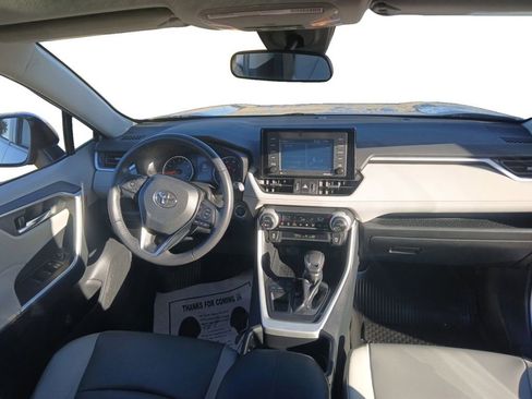 Used 2021 Toyota RAV4 XLE Premium image 18