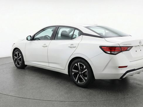 Used 2025 Nissan Sentra SV image 6