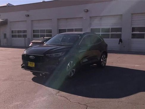 Used 2024 Ford Escape Platinum image 5