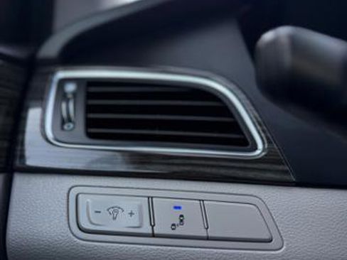 Used 2015 Hyundai Sonata Limited w/ Option Group 05 image 20