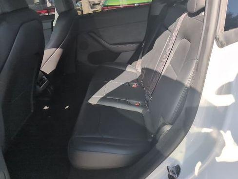 Used 2023 Tesla Model Y Long Range image 19