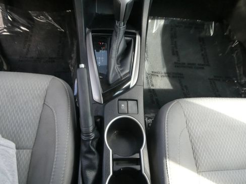 Used 2015 Toyota Corolla LE FWD image 21