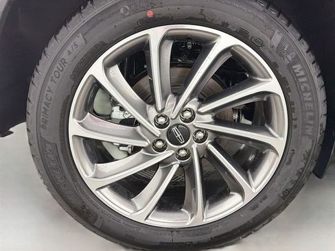 New 2026 Lincoln Corsair Premiere FWD image 32