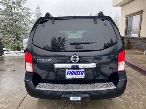 Used 2009 Nissan Pathfinder S RWD image 4