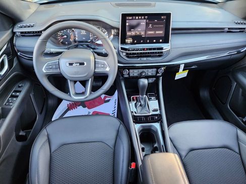 New 2026 Jeep Compass Latitude image 7