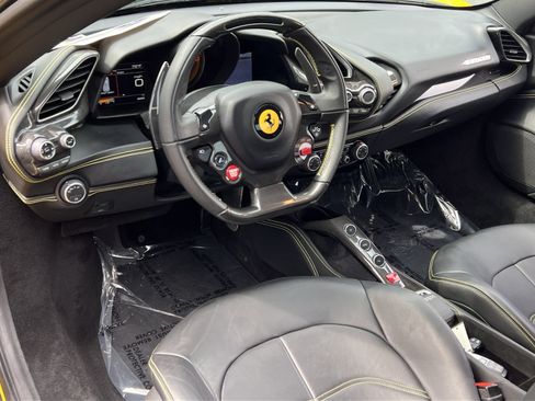 Used 2016 Ferrari 488 GTB RWD image 13